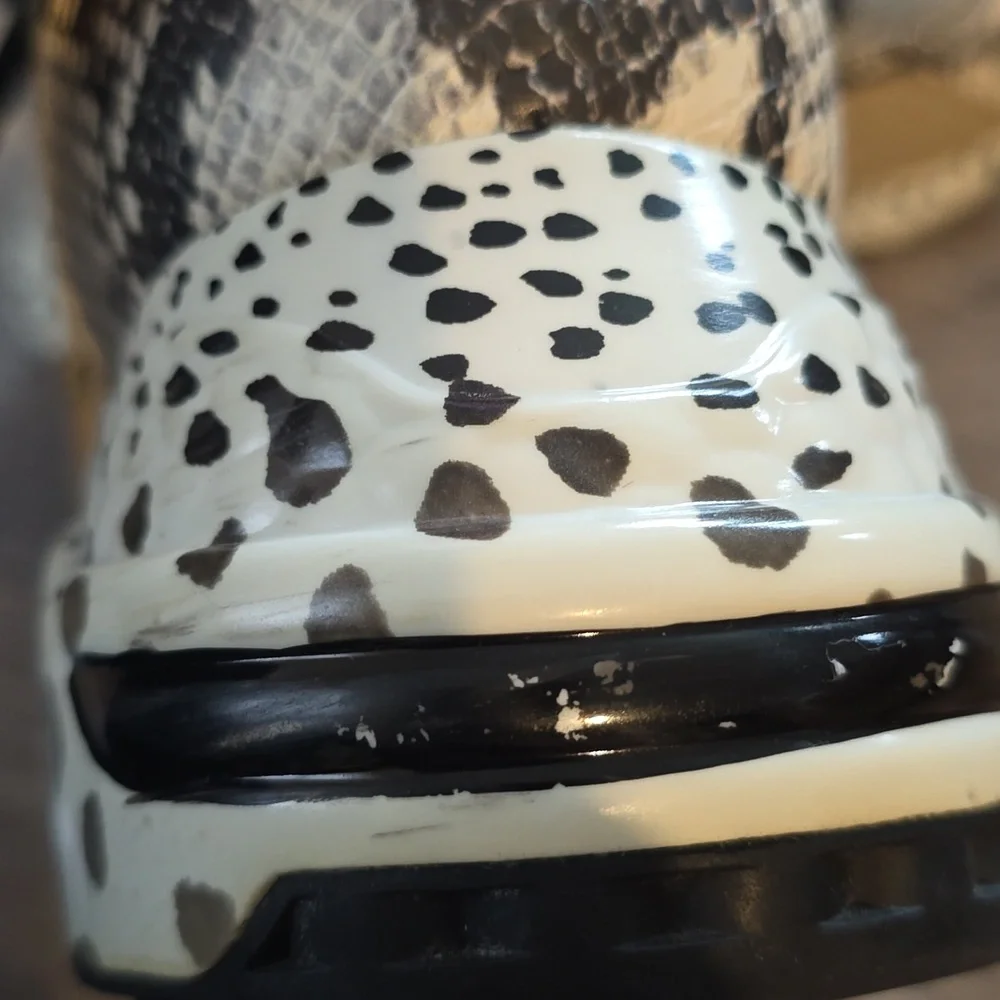 Steve Madden barely used